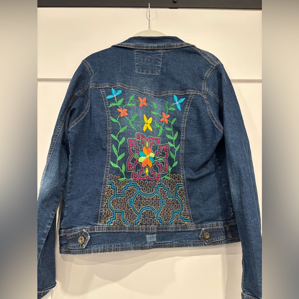 Walicha Embroidered Floral Blue Denim jacket Large